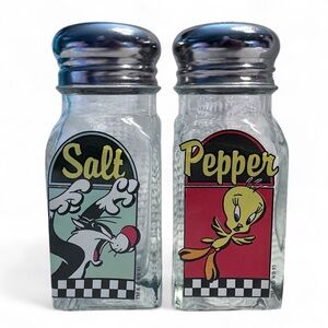 Retro Style 1993 Warner Bros. Sylvester & Tweety Salt and Pepper Shakers